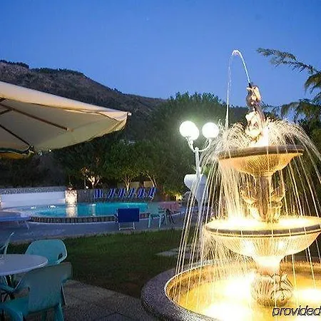 Carmencita Hotell 3*