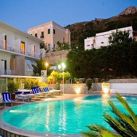 Carmencita Отель Анакапри