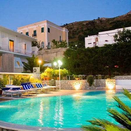 Carmencita Отель Анакапри